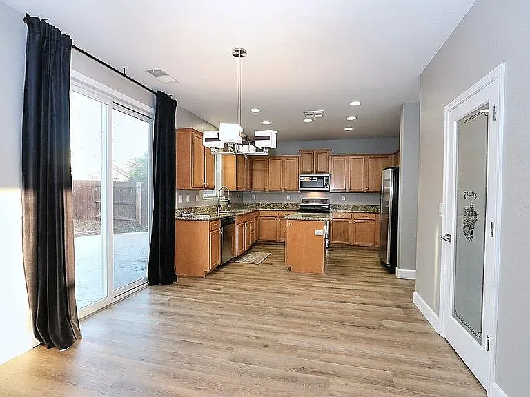 1366 Rawlings Ln — Photo 8