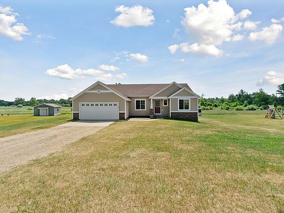3rd image of 14704 Crescent Meadows Dr