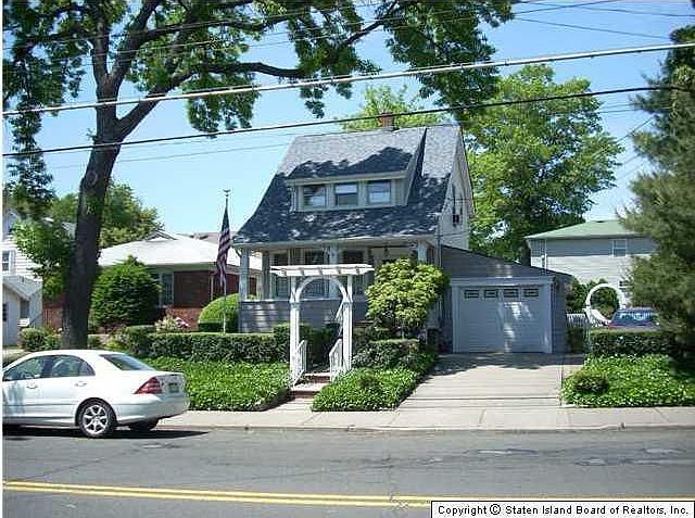 1st image of 2107 Victory Blvd