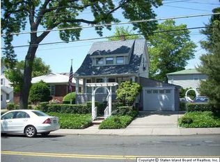 2107 Victory Blvd, Staten Island, NY 10314