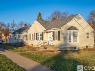 1475 Larpenteur Ave W #3, Saint Paul, MN 55113