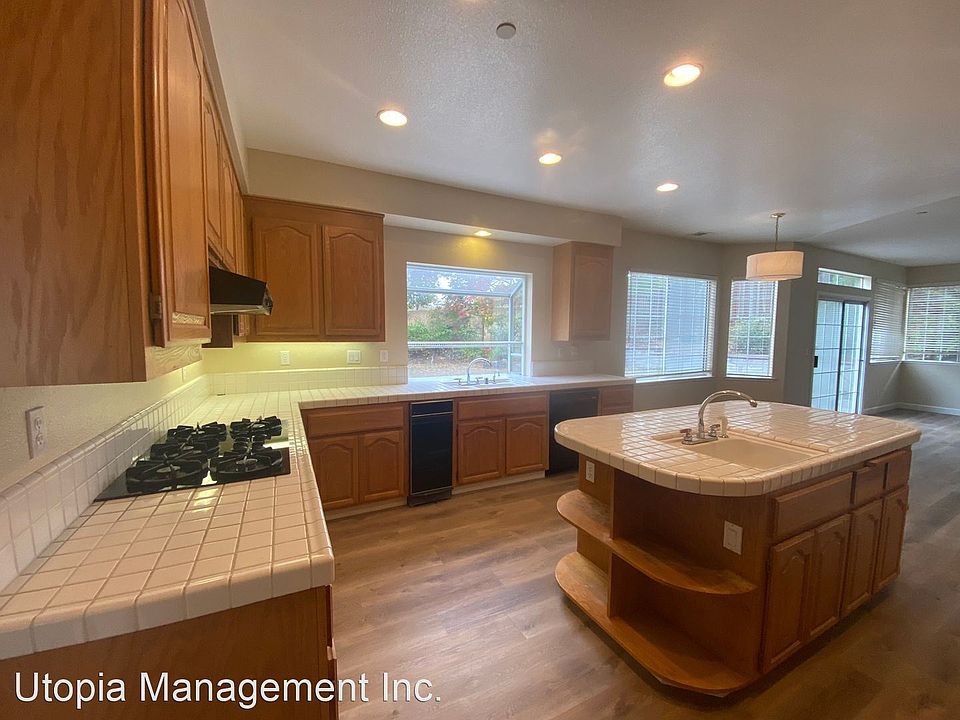 1st image of 28020 Fox Hollow Dr