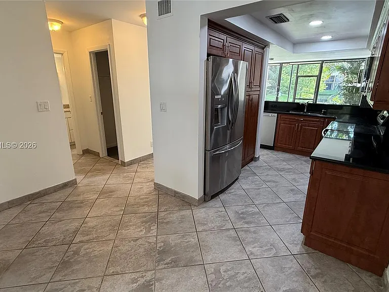 2961 SW 87th Ave #301 — Photo 4