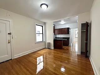 21-36 Crescent St #5 — Photo 2