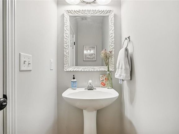 3rd image of 49 High Point Cir