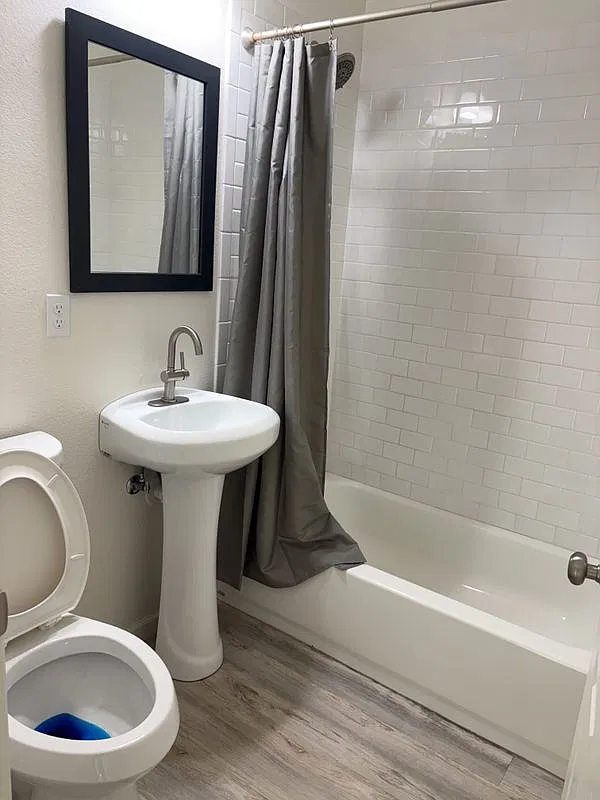 2 bed, 1.0 bath, 640 sqft, $2,500 — Photo 3