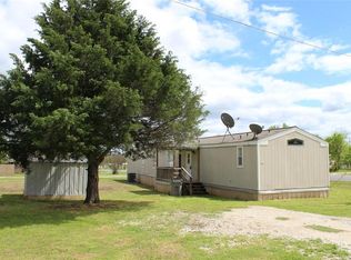 1557 E Reno Rd, Azle, TX 76020