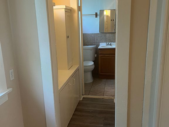5th image of 637 1/2 W 3rd St