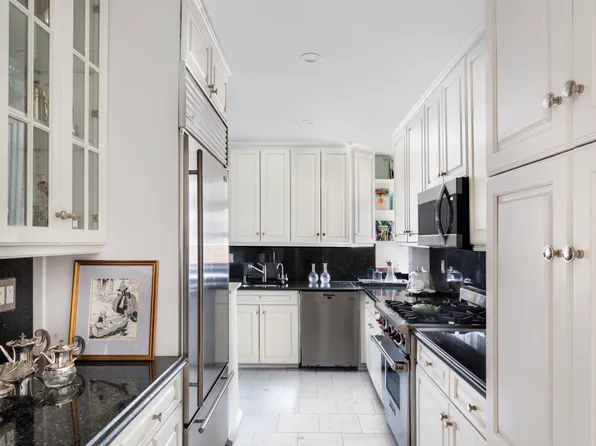 65 East 96th Street image 8 of 12