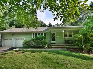 2 Glen Ln, Montvale, NJ 07645