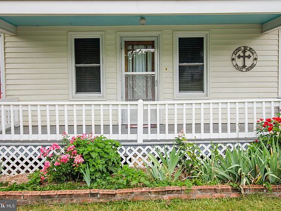 4th image of 142 Church St
