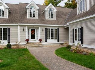 2 Link St, Windham, NH 03087