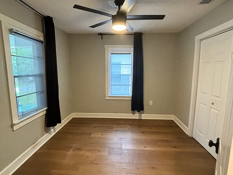 124 W Hiawatha St — Photo 11