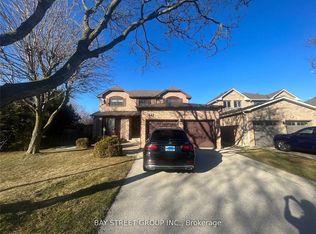 342 Carrier Ln, Oakville, ON