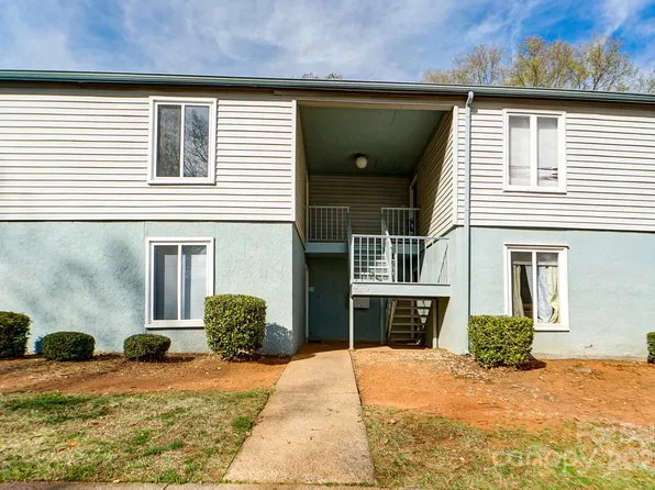 1915 Countrymens Ct, Charlotte, NC 28210