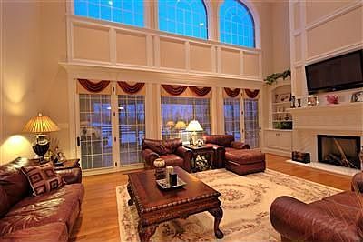 2nd image of 300 Woodhaven Dr