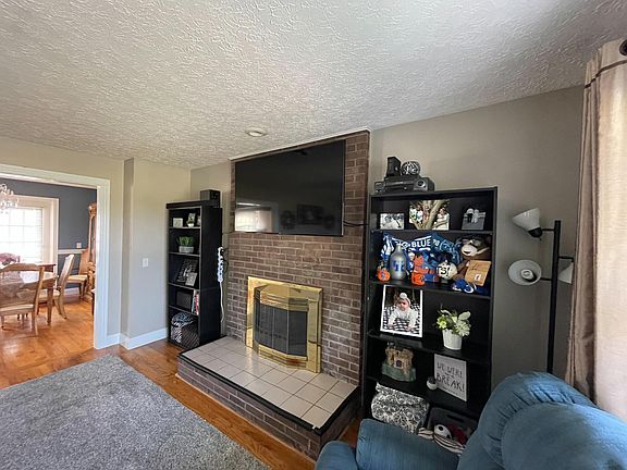 4th image of 1322 Jamestown St