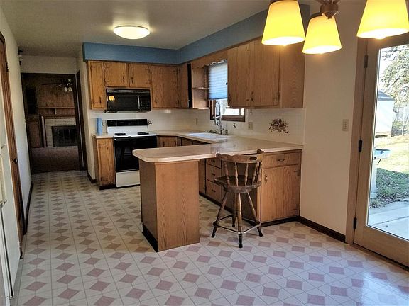 5th image of 567 Kublick Dr