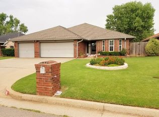 705 Bluegrass Ln, Yukon, OK 73099