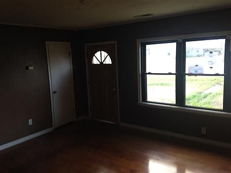 3rd image of 111 E Wood Ave