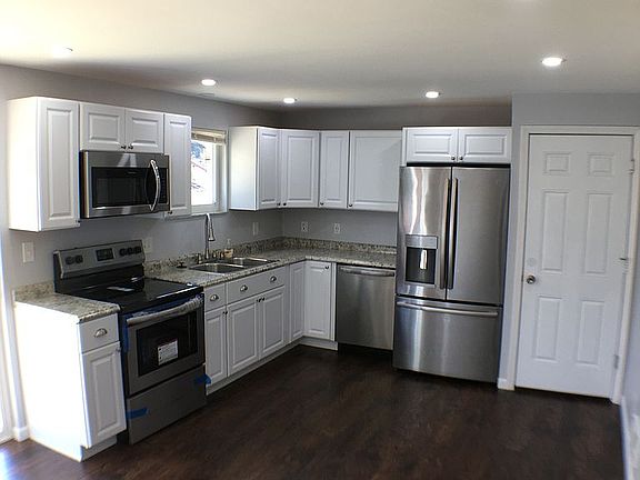 4th image of 831 Niagara Dr