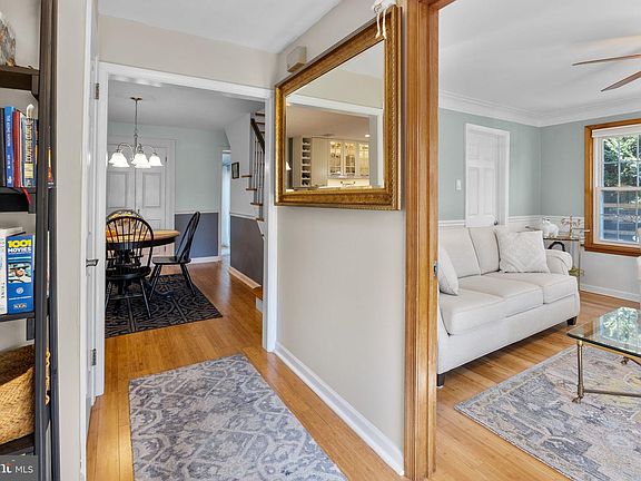 4th image of 107 Frost Ln