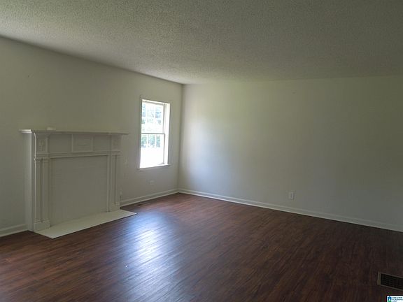 5th image of 416 Saint Clair St