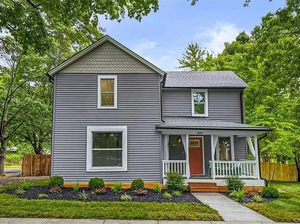 300 NE 1st St, Lees Summit, MO 64063