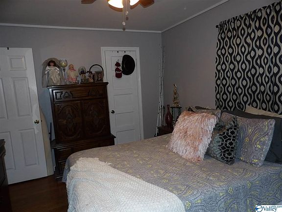 4th image of 3909 Beech Ave SW