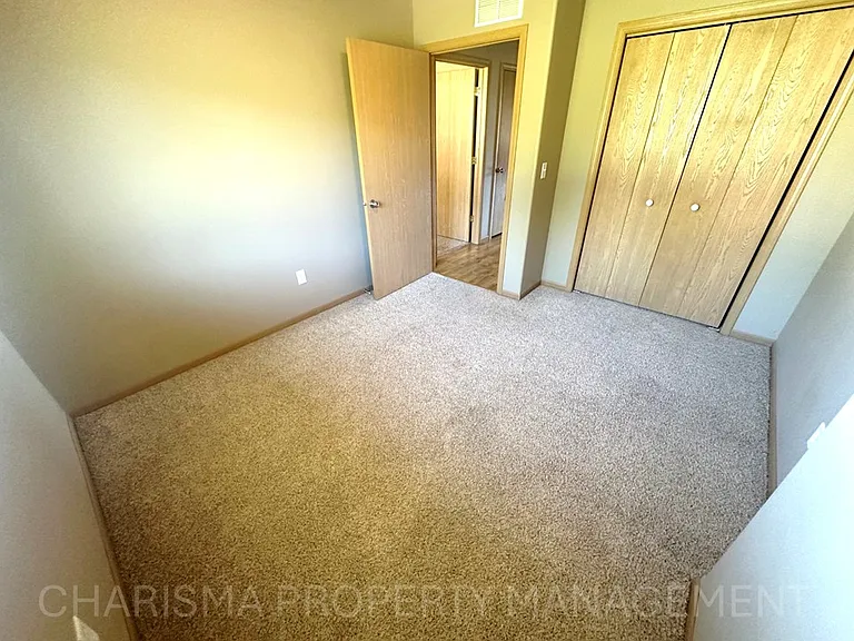 DBK Brandon Townhomes — Photo 42