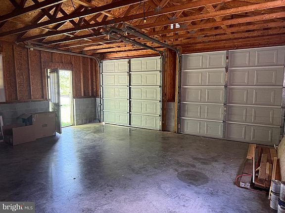 3rd image of 557 Frog Hollow Rd