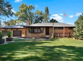 38310 N Chicago Ave, Wadsworth, IL 60083