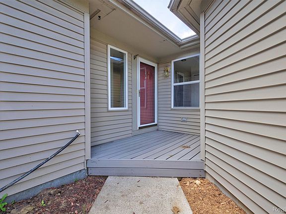 3rd image of 3108 Falcon Dr Unit 25