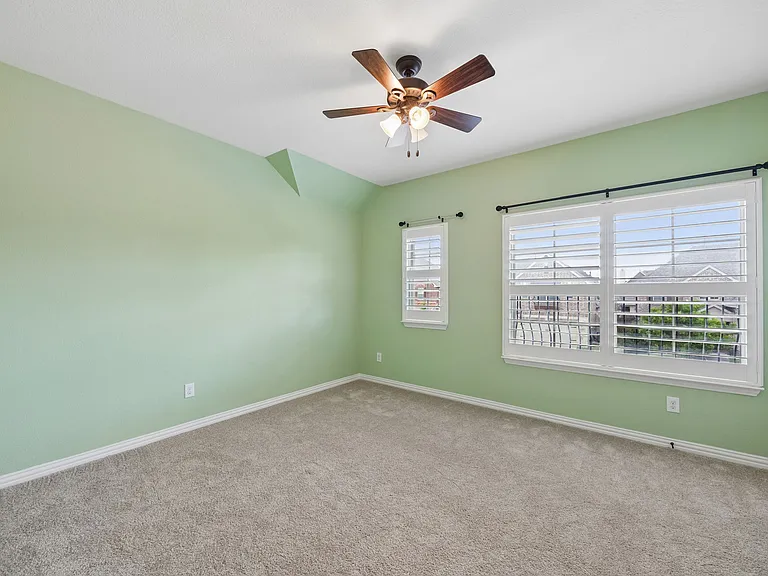 908 Mist Flower Dr — Photo 32