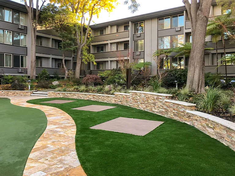 Palo Alto Plaza Apartments — Photo 9