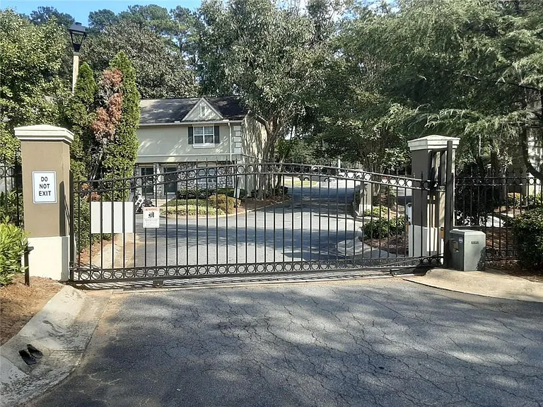 6900 Roswell Rd #O3 — Photo 7