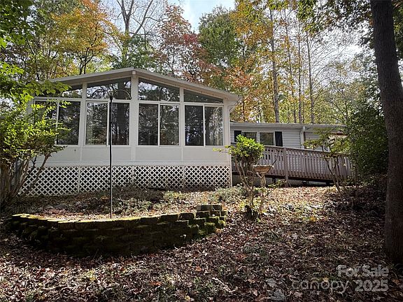 3rd image of 10 Greenwood Acres Dr