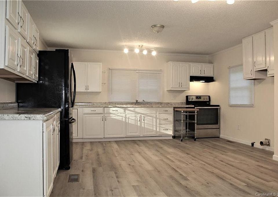 2nd image of 1514 Poston Cir