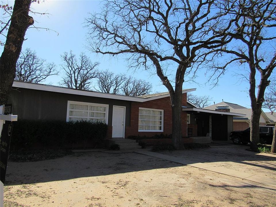 1st image of 813 NW 11th St