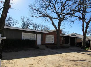 813 NW 11th St, Mineral Wells, TX 76067