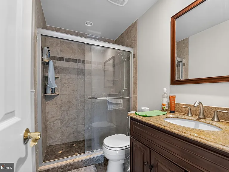 5607 Vantage Point Rd — Photo 34