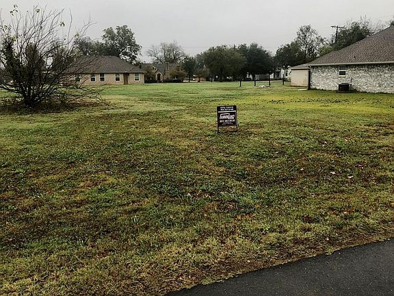 3rd image of 502 Bois D Arc St Lot 299R