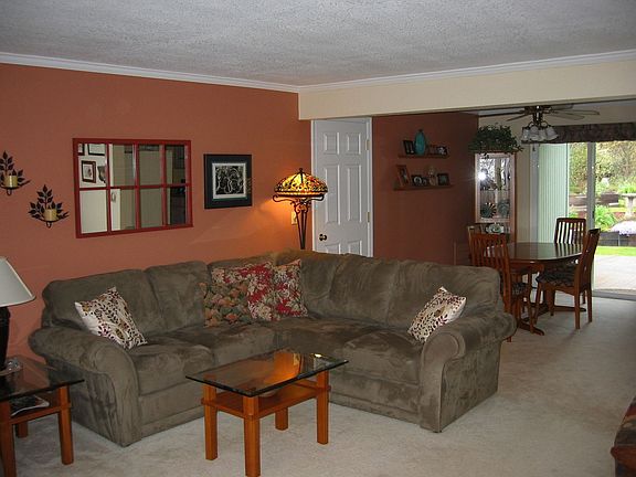 Living Room/Dining room