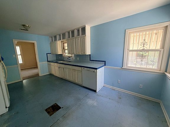 3rd image of 1708 E 32nd St