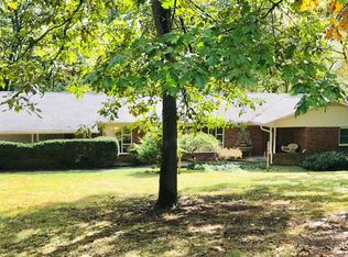823 W Outer Dr, Oak Ridge, TN 37830