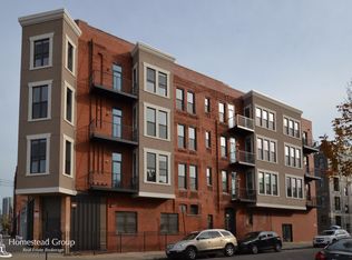 1059 W Grand Ave #4S, Chicago, IL 60642