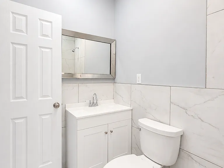 Hoffman Ln — Photo 8