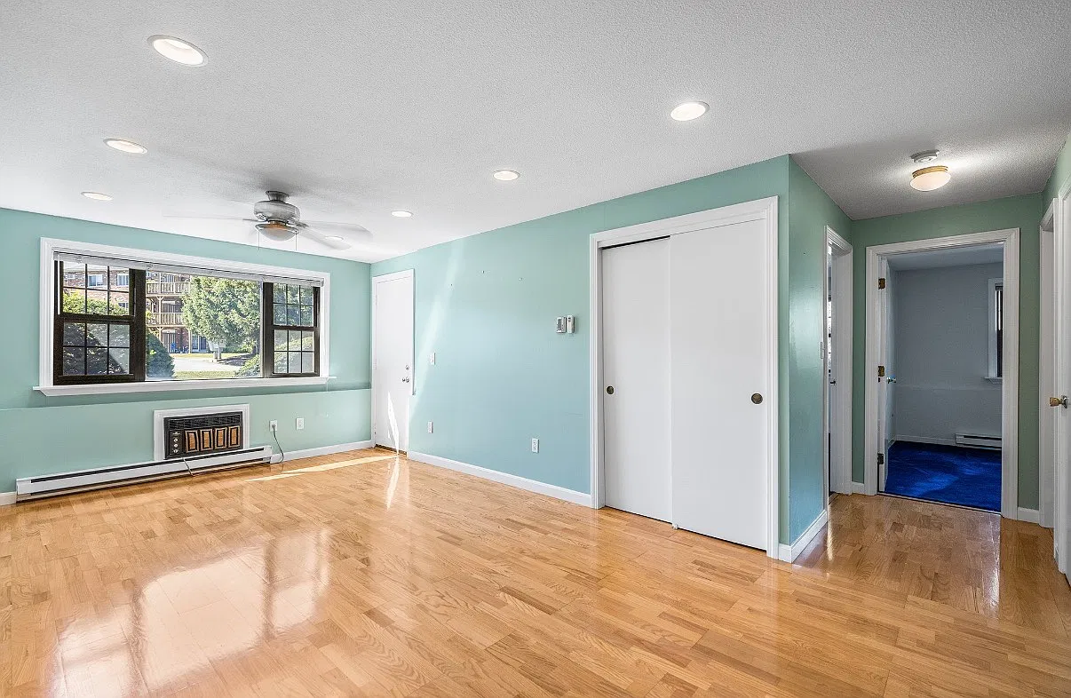 2 bed, 740 sqft, $2,200 — Photo 4