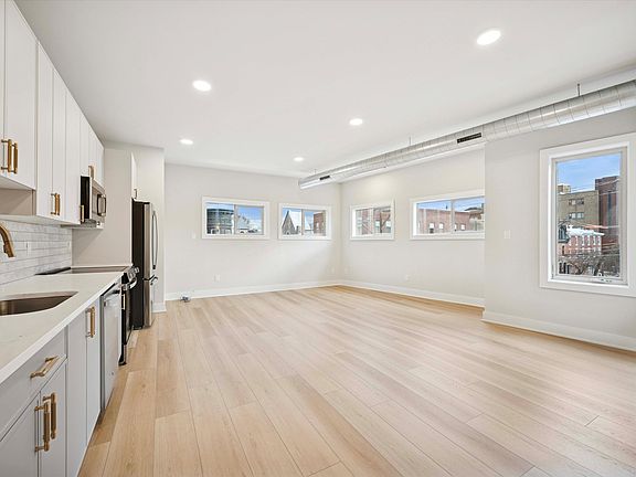 3rd image of 1800 Frankford Ave APT 3