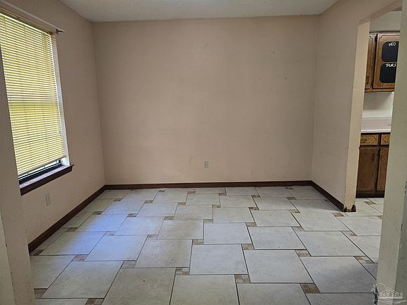 5th image of 2841 Mandeville Ln